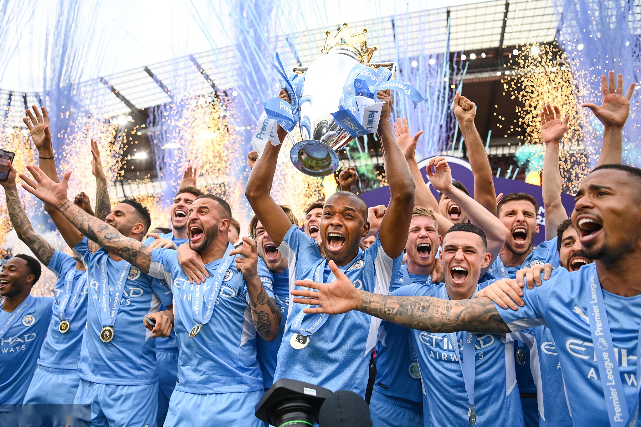 他们强大的 他们强大的